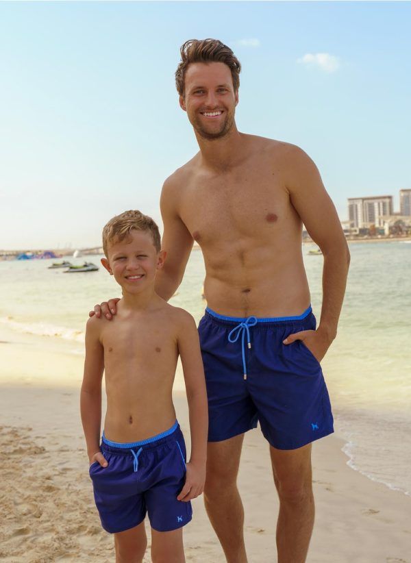The Mike are essential CAHA CAPO boardshorts in navy. Part of the CAHA CAPO men's swimwear collection.