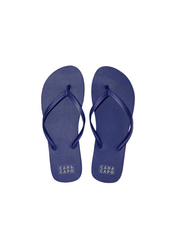 The Byron flip flops are comfortable beachflip flops in navy. Part of the CAHA CAPO beach accessories range.
